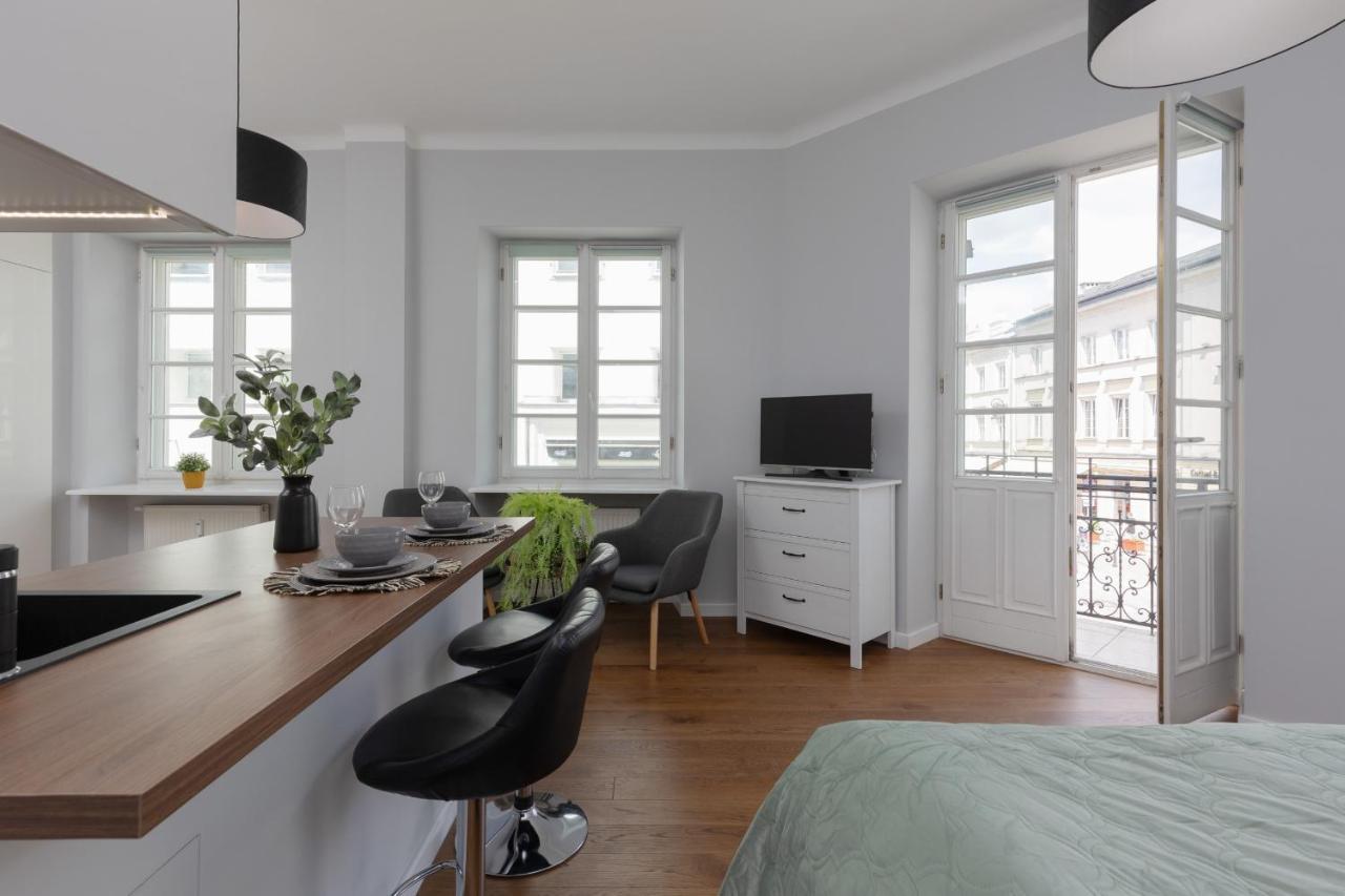 City Center Aparthotel Chmielna By Noclegi Renters Warsaw Ngoại thất bức ảnh