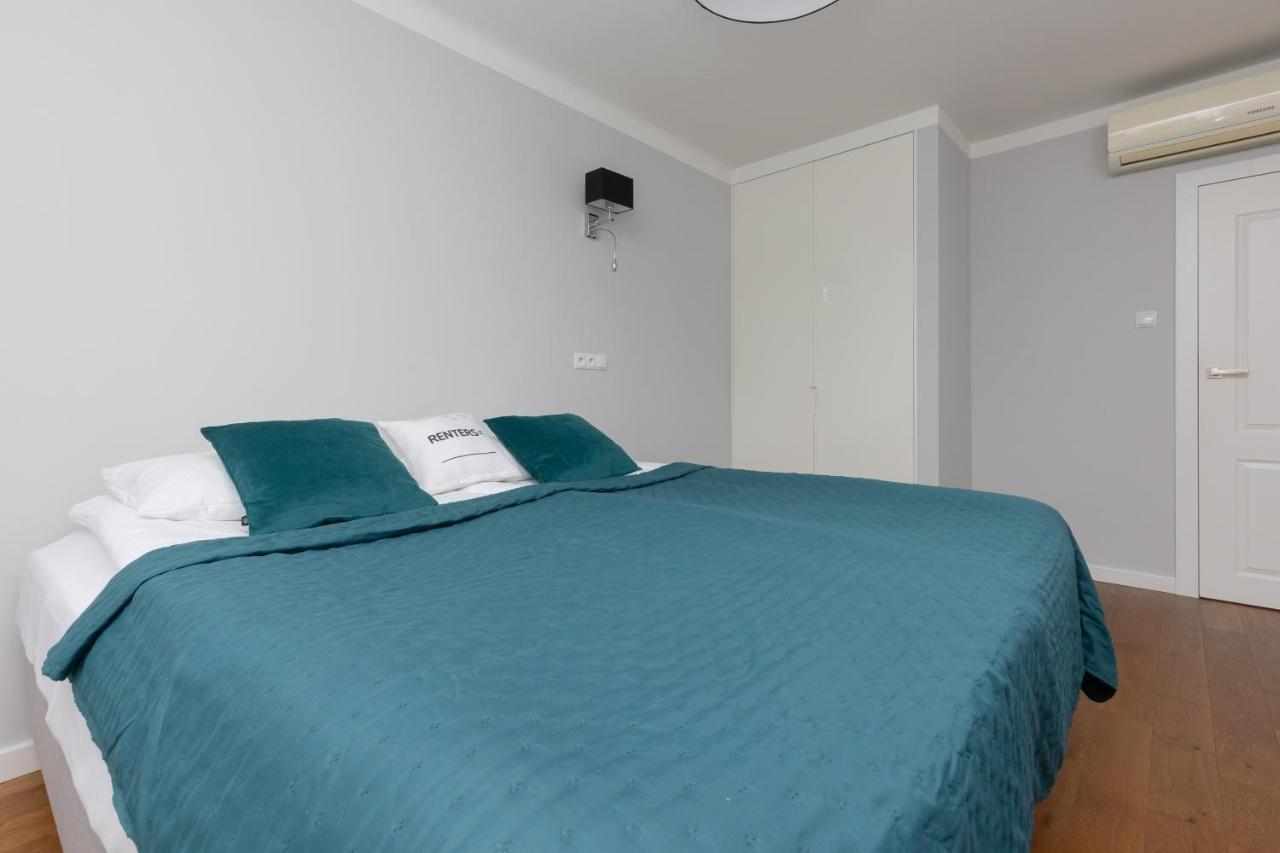 City Center Aparthotel Chmielna By Noclegi Renters Warsaw Ngoại thất bức ảnh