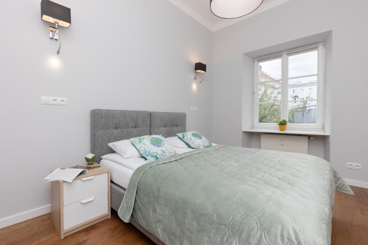 City Center Aparthotel Chmielna By Noclegi Renters Warsaw Ngoại thất bức ảnh