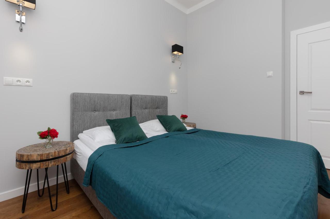 City Center Aparthotel Chmielna By Noclegi Renters Warsaw Ngoại thất bức ảnh