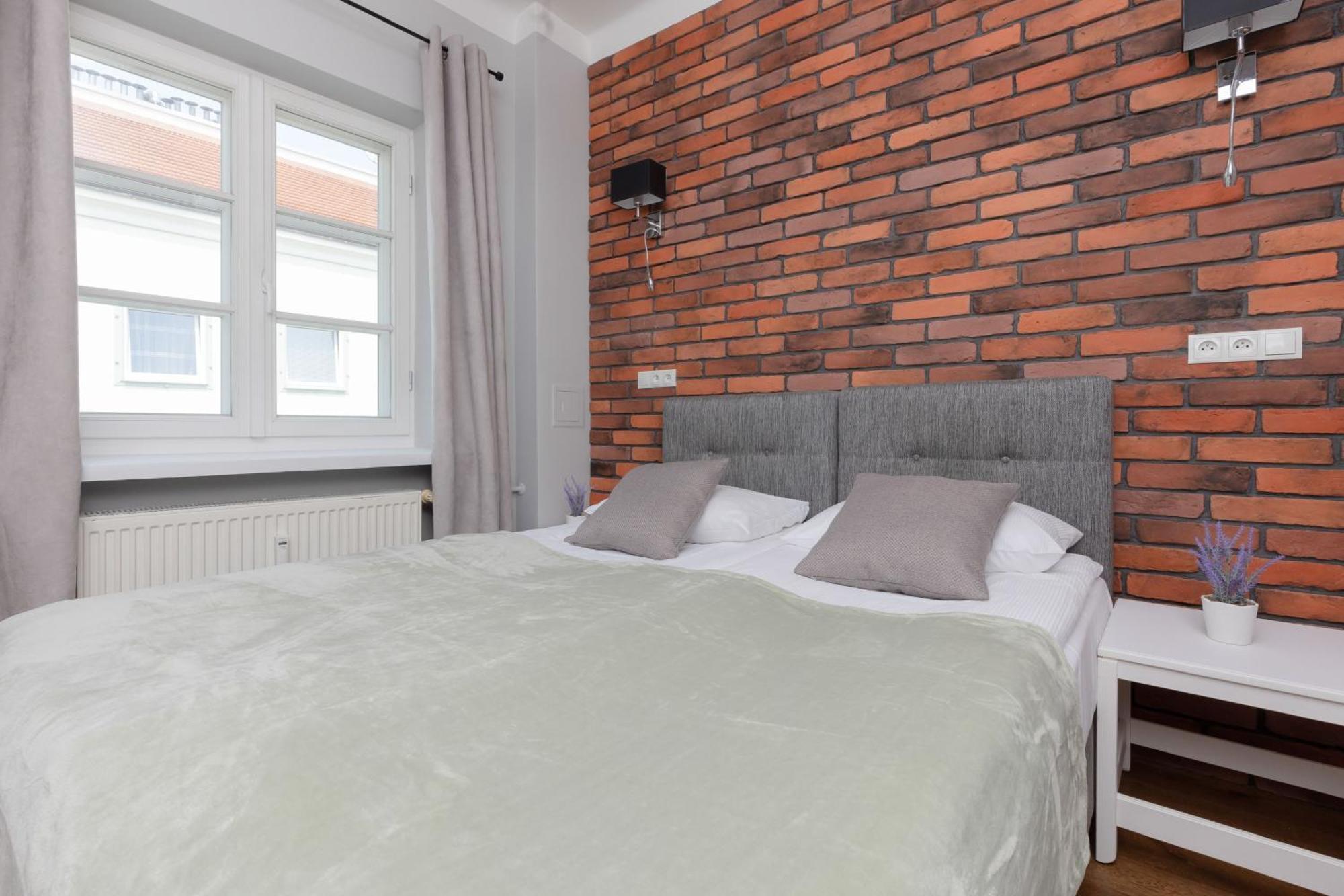 City Center Aparthotel Chmielna By Noclegi Renters Warsaw Ngoại thất bức ảnh