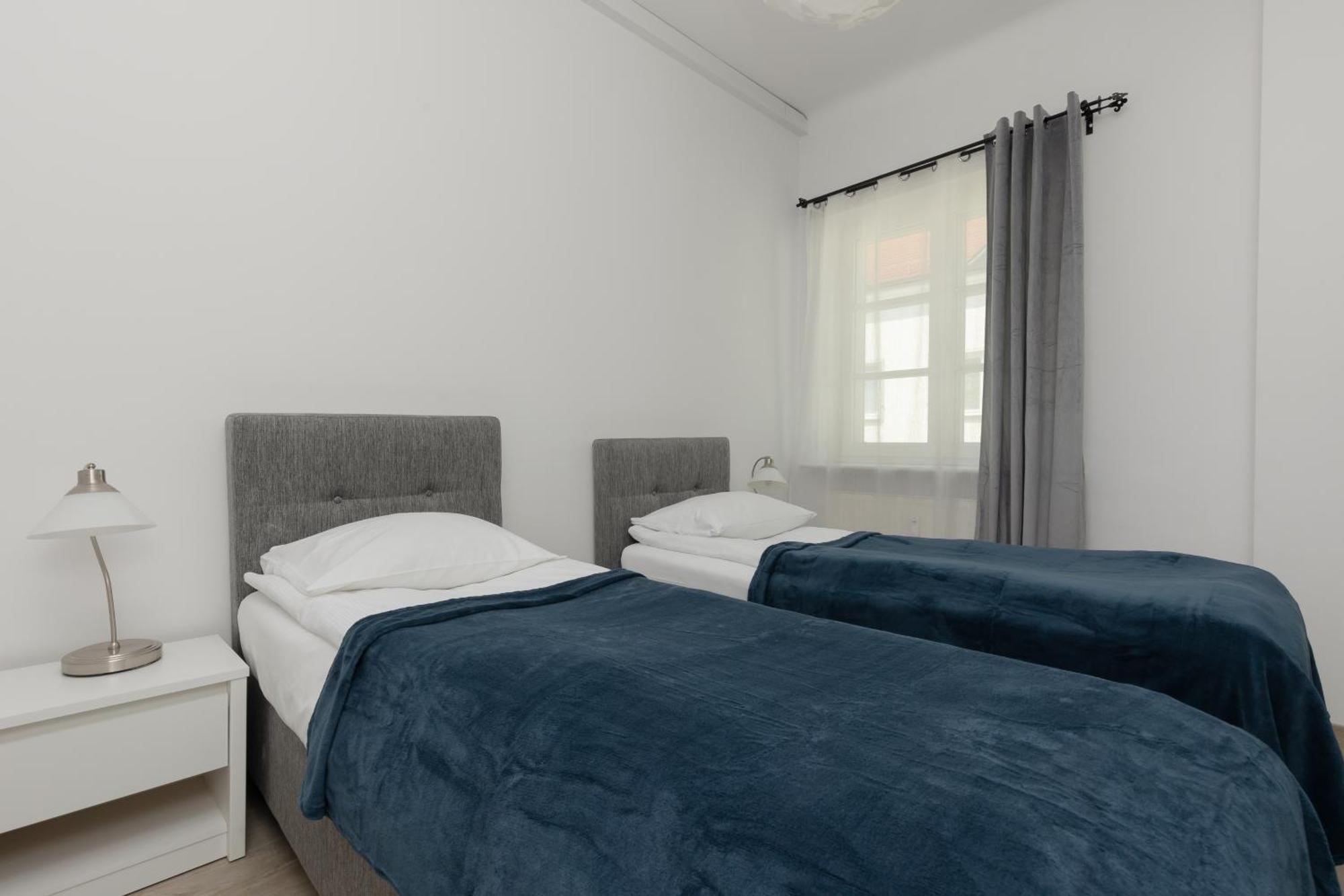 City Center Aparthotel Chmielna By Noclegi Renters Warsaw Ngoại thất bức ảnh