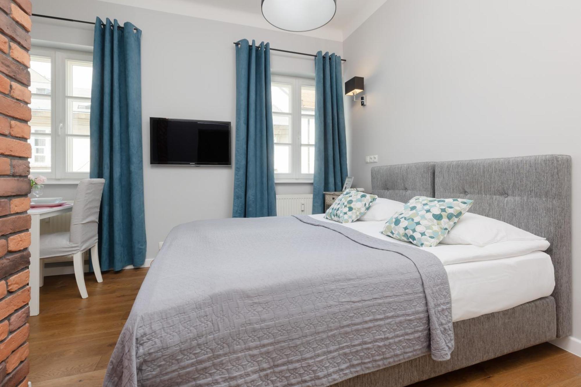 City Center Aparthotel Chmielna By Noclegi Renters Warsaw Ngoại thất bức ảnh