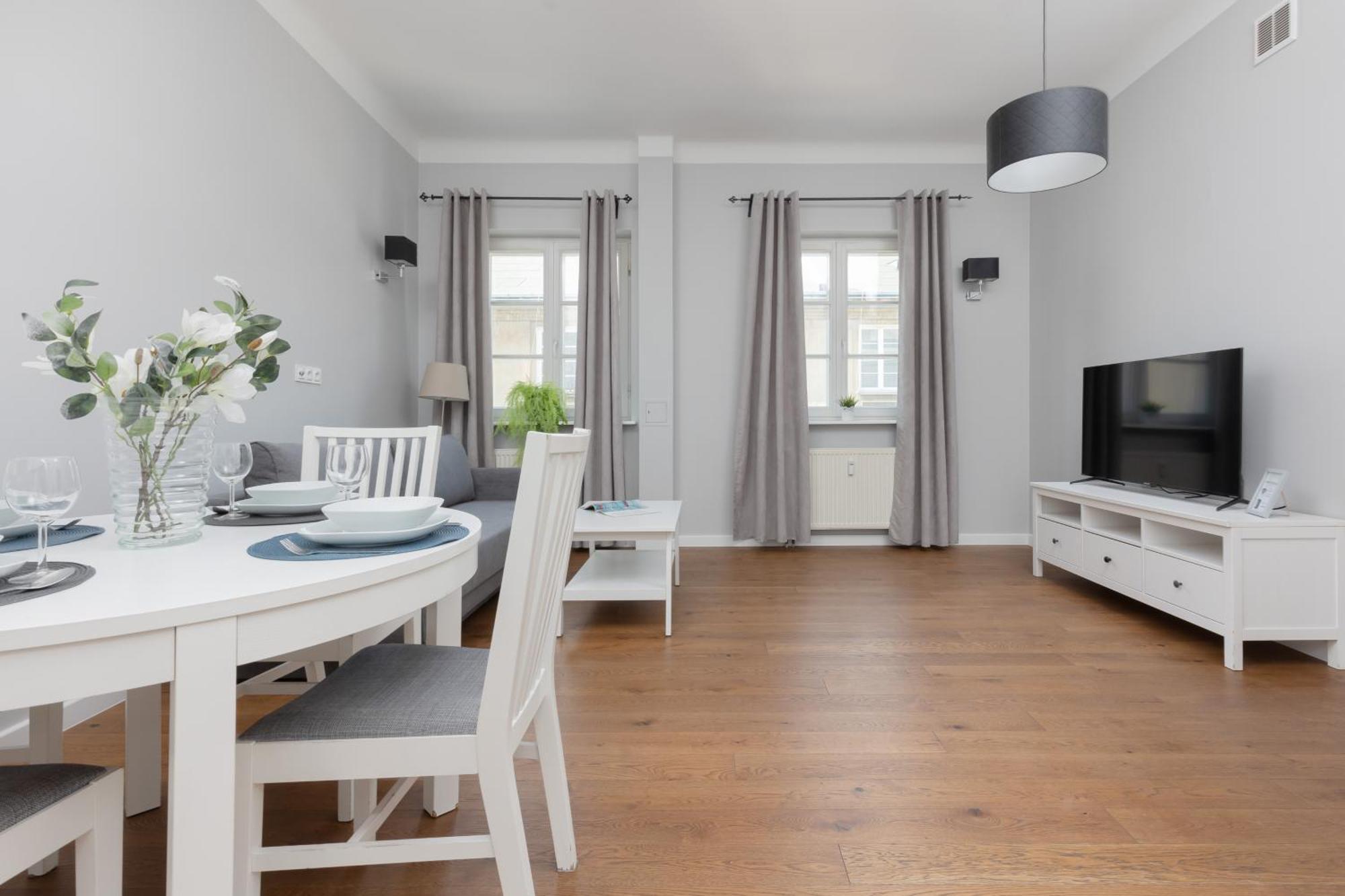 City Center Aparthotel Chmielna By Noclegi Renters Warsaw Ngoại thất bức ảnh