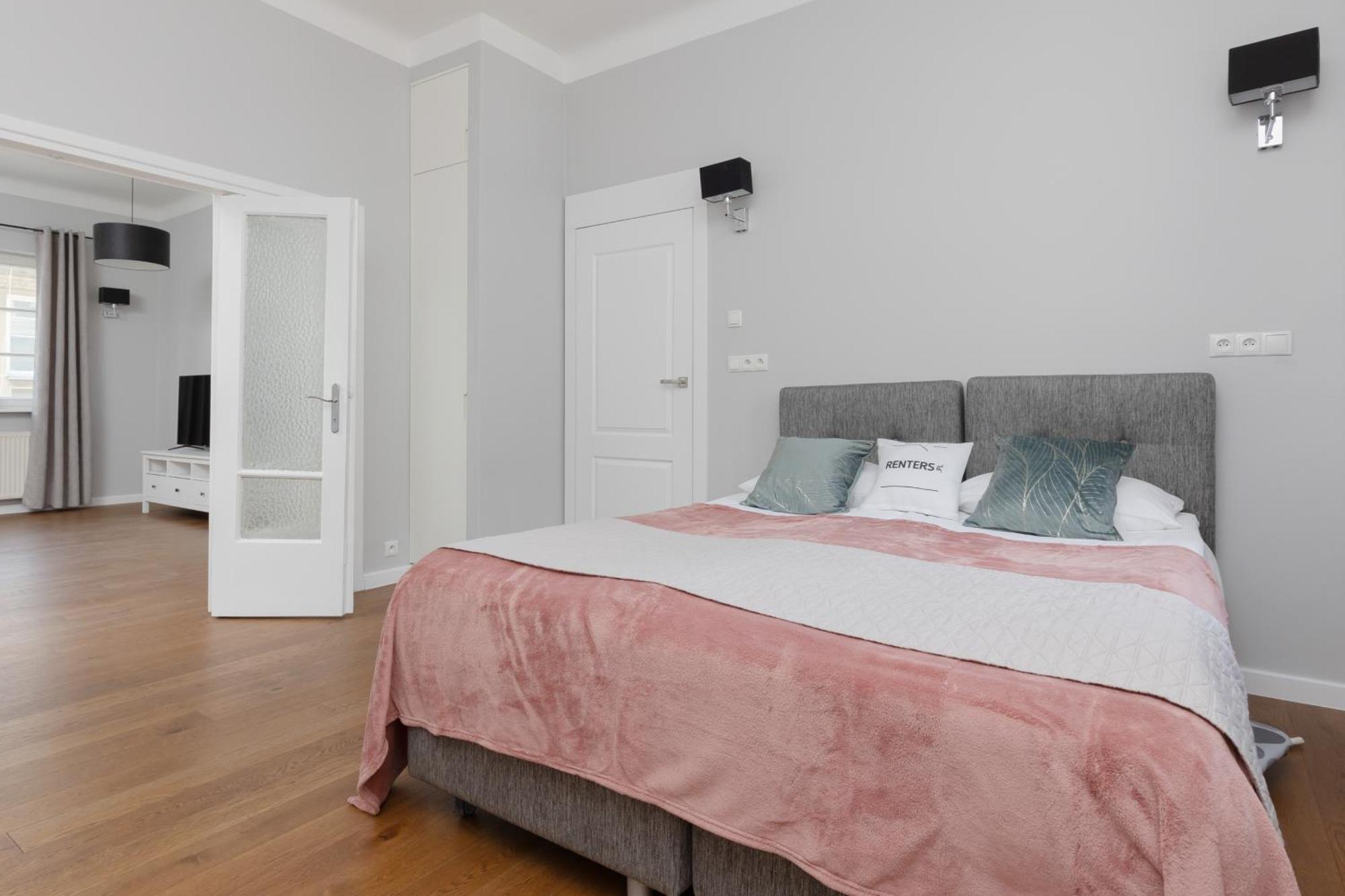 City Center Aparthotel Chmielna By Noclegi Renters Warsaw Ngoại thất bức ảnh