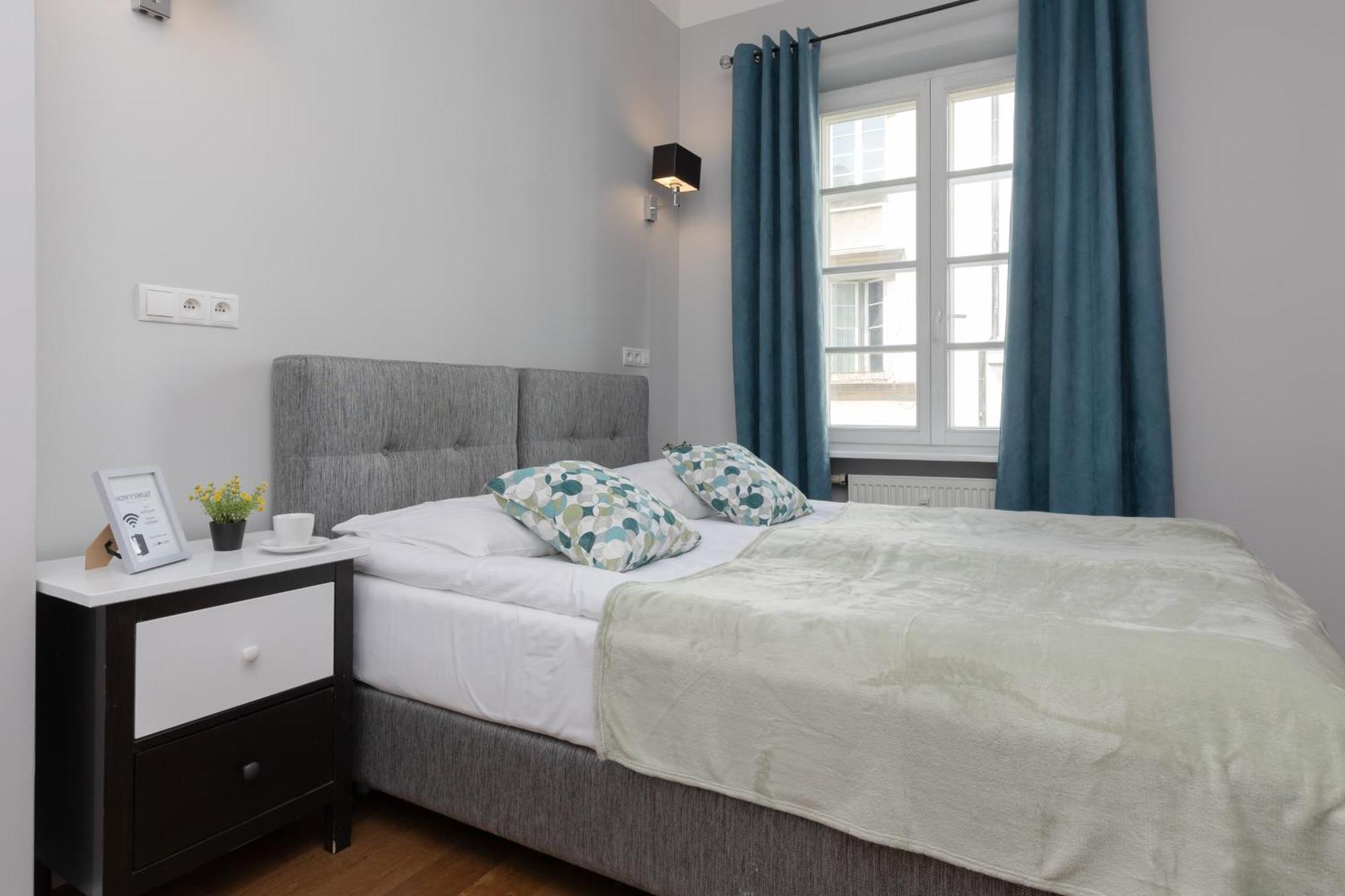 City Center Aparthotel Chmielna By Noclegi Renters Warsaw Ngoại thất bức ảnh