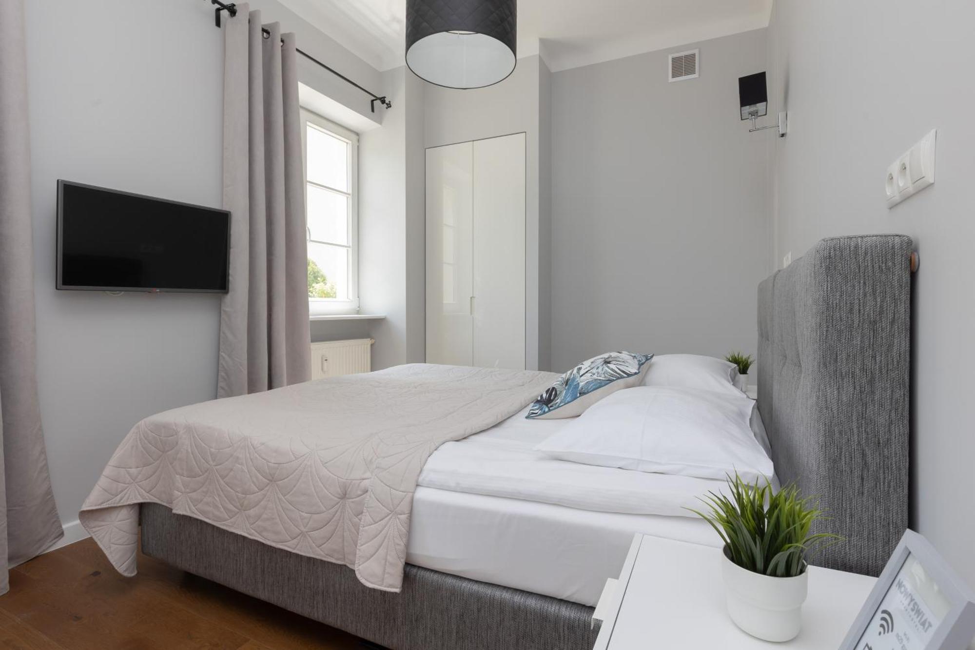 City Center Aparthotel Chmielna By Noclegi Renters Warsaw Ngoại thất bức ảnh